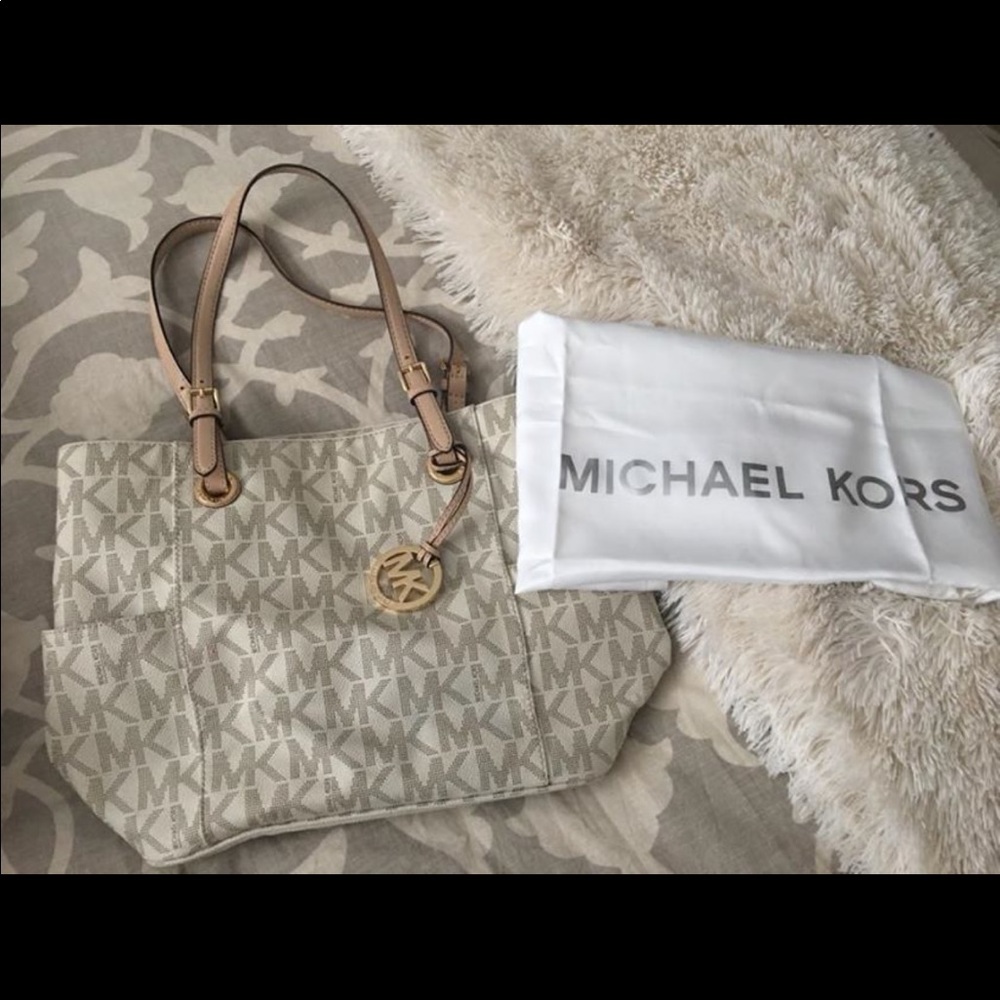 Michael Kors Jet Set Logo Tote